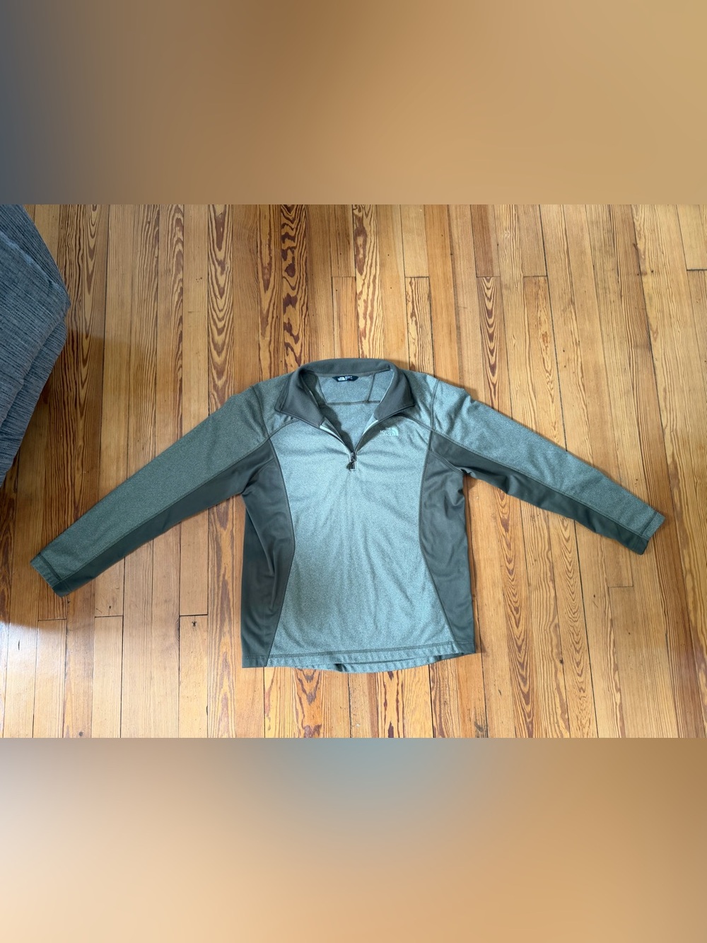 The North Face Men’s L Heather Gray Olive 1/4 Zip Pullover